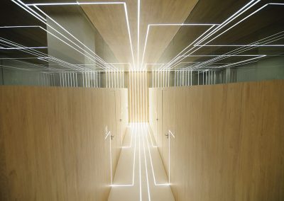 Arterias de luz en paredes, suelo y techo