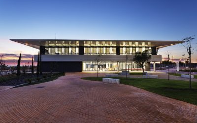 El Campus de Sevilla de la Universidad Loyola, diseñado por luis vidal + arquitectos, es el primer campus integrado LEED Platino del mundo