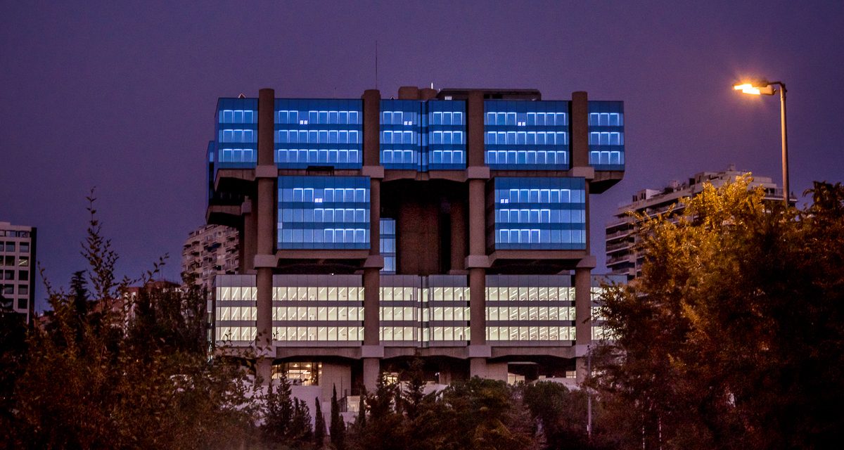 Tras su completa renovación, el edificio Los Cubos renace con un proyecto artístico basado en la luz