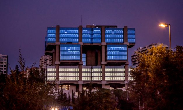 Tras su completa renovación, el edificio Los Cubos renace con un proyecto artístico basado en la luz