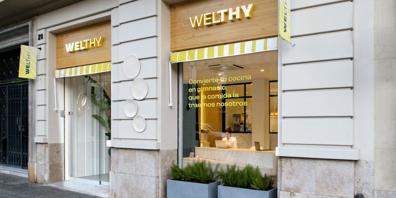 El estudio Beth Verdaguer diseña el interiorismo de la tienda de alimentación saludable Welthy en Barcelona