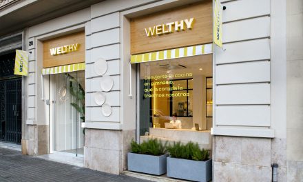 El estudio Beth Verdaguer diseña el interiorismo de la tienda de alimentación saludable Welthy en Barcelona