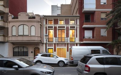 Iterare Arquitectos rehabilita la Casa de los Gigantes en El Cabañal (Valencia)