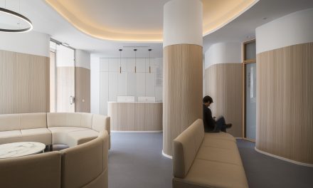 Interiorismo emocional y estética envolvente en una clínica dental, diseño de CM4 Arquitectos