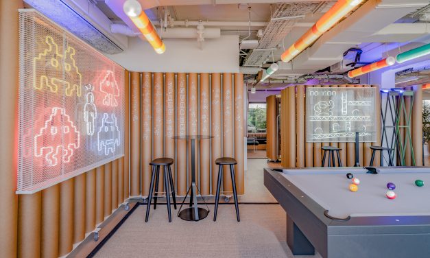 Diversión y algo de trabajo: nuevas oficinas de Xcelirate en Barcelona por Lagranja Design