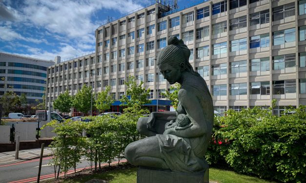 Los Hospitales Women and Children de Birmingham implementan EcoStruxure™ IT Expert para asegurar la resiliencia de su infraestructura IT