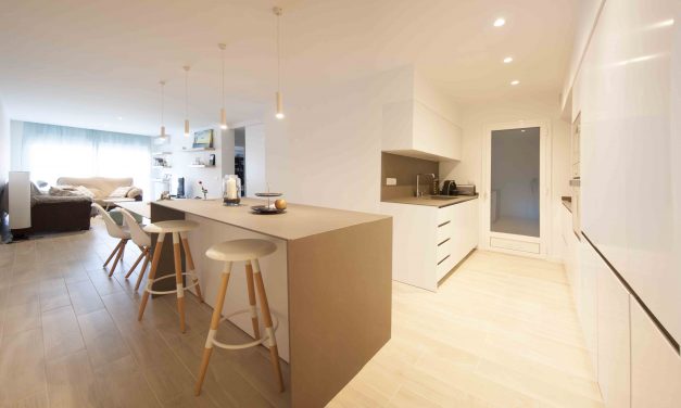 De compartimentado a espacio fluido: Reforma de CREAM en el barrio de Gràcia en Barcelona