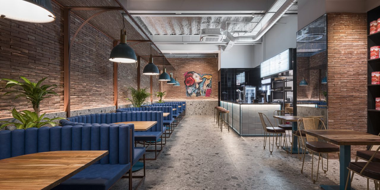 Intimidad clandestina y vibrante en un nuevo restaurante reformado por CM4 Arquitectos