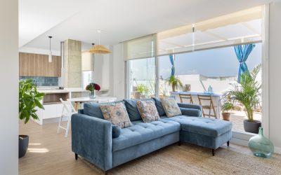 U+G Arquitectura transforma una vivienda oscura de los años 70’ en un luminoso ático que mira a su terraza