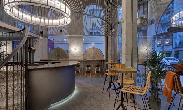 ARQUID transforma un bazar en el nuevo restaurante La Más Rica en Chamberí