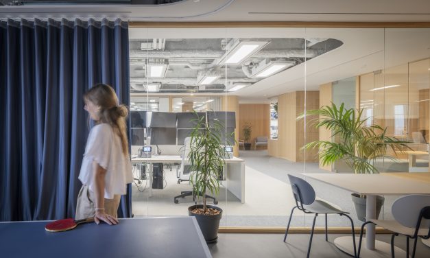 Las nuevas oficinas de Monex, diseñadas por ARQUID, coronan la Torre Picasso de Madrid