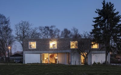 Casa DeDe: Un granero en ruinas revive gracias a OYO Architects