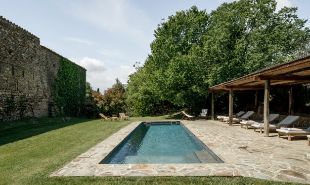 El Castell de Vallgornera, hotel boutique en la Costa Brava con diseño de M Interiorismo