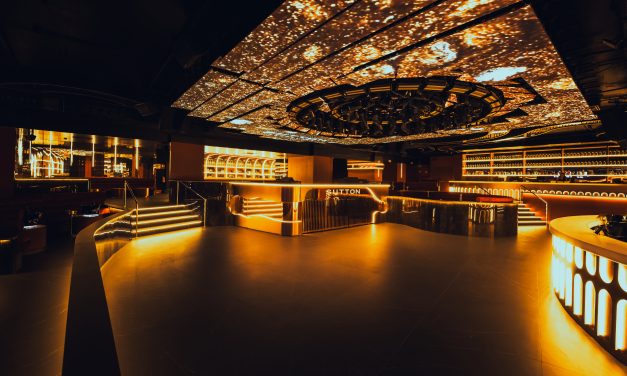 Rehabilitación integral de la discoteca Sutton en Barcelona por Construnext y DPoch Studio