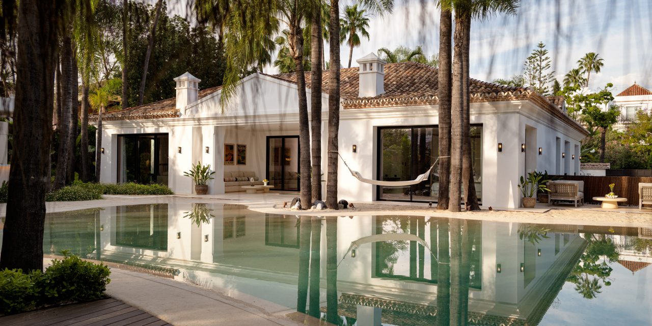 OMEO Design presenta Casa Cenote, un refugio de serenidad y espacios secretos en la Costa del Sol