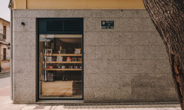 Somnis de paper, refugio cultural en la periferia de Valencia por Goodbye2000