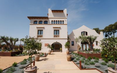 El Hotel Boutique El Serral convierte el paisaje vitivinícola en arquitectura sensorial inspirada en el cava catalán